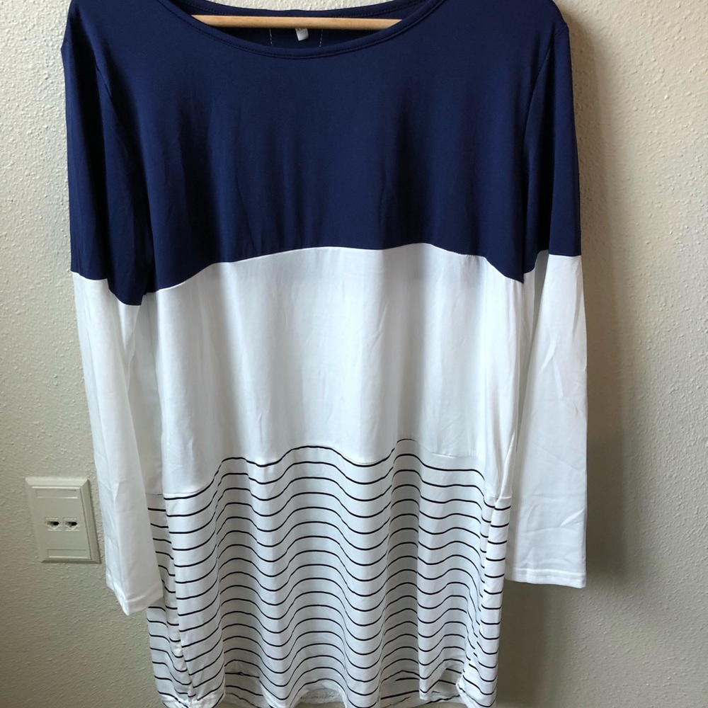 Long sleeve stripe shirt.